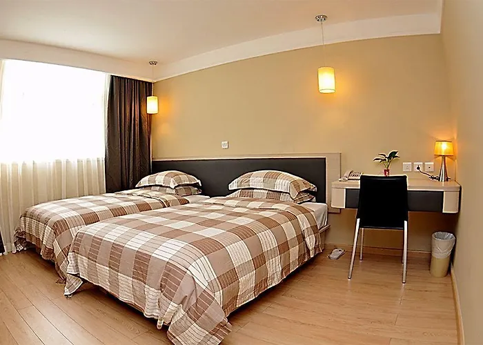 Ole London Hotel