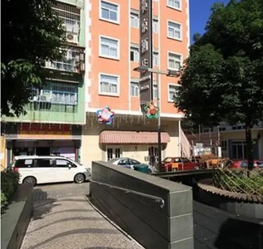 Ole London Hotel