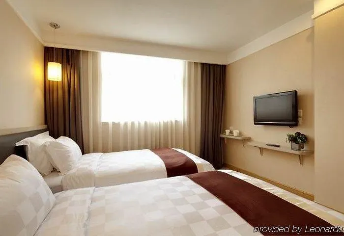 Ole London Hotel 2*