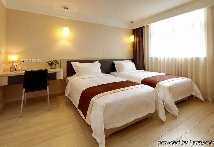 Ole London Hotel