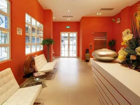 Ole London Hotel